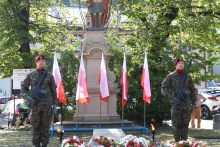 Warta przy Pomniku Nieznanego Żołnieża na rynku w Dobczycach 