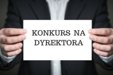 kartka z napisem: konkurs na dyrektora