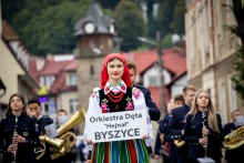 II Festiwal Orkiestr Dętych "Krakowiacy i Górale" w Dobczycach - parada orkiestr