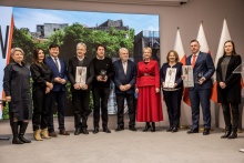 burmistrz Tomasz Suś i wiceburmistrz Edyta Podmokły w gronie laureatów