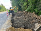 Kolejny etap chodnika w przy drodze wojewódzkiej nr 964 Dobczyce – Wieliczka w miejscowościach Dziekanowice i Sieraków. 